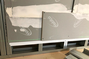  Die Ausbauprofis bauten hinter den Vorsatzschalen versteckte Belüftungssysteme ein 