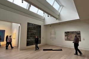  Die Kunstwerke sollten unabhängig von ihrem Gewicht an jeder beliebigen Wand des Kunstpalastes angebracht werden können. Eine Tragfähigkeit von 1 kN/m musste gewährleistet sein 