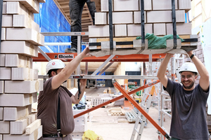  Maßgenaues Anbringen der Elemente auf der Baustelle 