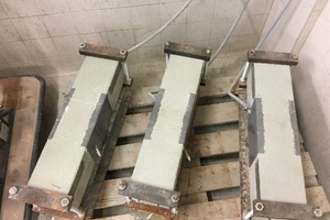   Versuchsstand mit eingebauten Prüfkörpern. Mehr als 210 Tage lang wurde das System unter realistischen Bauteilbedingungen ständig mit negativem Wasserdruck belastet.  