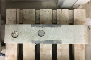   Auch bei dauerhaftem Rückseitendruck von 200 kPa blieb „Triflex ProPark“ vollständig wasserdicht. Begleitende Haftzugtests bestätigten im Rissbereich Abreißfestigkeiten, die denen ungestörter Referenzzonen entsprechen.  