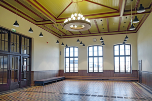  Die im Innern eingesetzte Innendämmung ?iQ-Therm 2.0? verbessert den Wärmeschutz und wahrt dabei die historische Innenarchitektur 