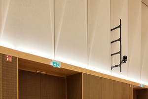  Die Türblätter der Schörghuber-Türen sind in der gleichen Optik wie die Wandverkleidung ausgeführt. Sie absorbieren den Schall 