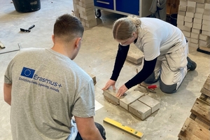   Die ersten Mauersteine wurden gesetzt  