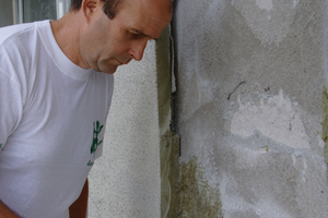  Auch ist es wichtig, die Art und Dicke des alten Dämmstoffs festzustellen 