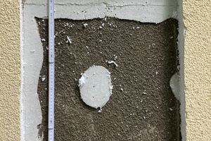  Vor einer Aufdopplung muss das Altsystem an mehreren Stellen geöffnet und die Verklebung geprüft werden   