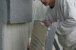  Die Wärmedämmplatten werden vollflächig verklebt    