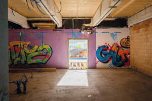  Die alten Betondecken wurden im Hauptbau durch Holzdecken ersetzt 