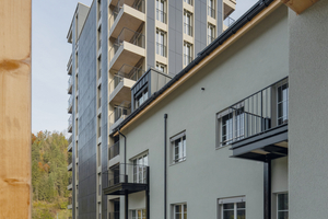  Blick vom Balkon des Anbaus auf den Neubauturm 