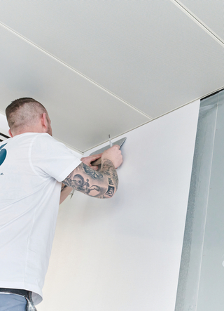 Endbeschichtung mit Tapete ?Adfors Novelio Fusion? oder Malervlies ?Adfors Vlies EasyOff?