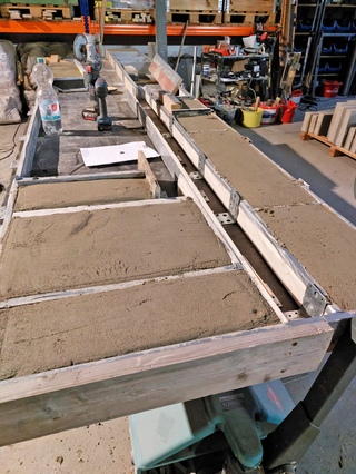 Bei der Reproduktion der Elemente kommt der gießfähige Restauriermörtel ?RM GF? zum Einsatz