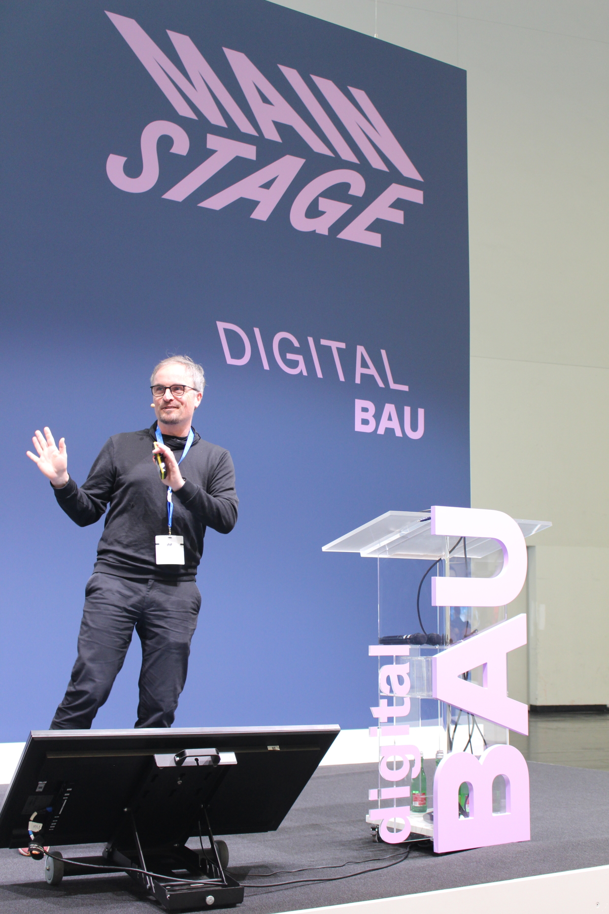 Wie KI und digitale Tools beim Bauen im Bestand helfen: Volles Forum ...
