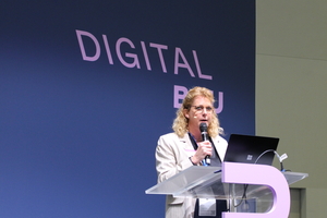  Birgit Kostner, Geschäftsführerin der „F7 Digital GmbH“, sprach über 3D-Aufmaß und die Möglichkeit, Gebäude im Detail darzustellen  