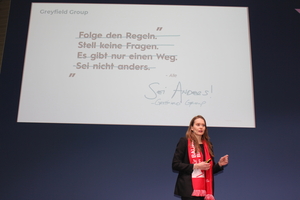  Sarah Dungs vom Verband Bauen im Bestand und Geschäftsführerin der Greyfield Group plädierte dafür, neue Wege einzuschlagen. Sie stellte den Bauordnungs-Bot vor 