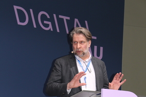  Spielerisch Emotionen wecken: Dr. René Hommel vom Planungsbüro Hommel erklärte, welches Ziel das Gebäudemodell DEEP hat 