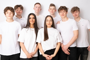  Sie machen bei BrandLab mit: &nbsp;Antonius Alexis Edgar&nbsp;Meyer zu Schwabedissen, Maarten Wörmer, Jannis Hoeppke (hintere Reihe von links) sowie Bendt Lepel, Rozerin Bicen, Nisha Assyria Günduz, Jan Christian Ostertag und Ben Müller-Nordmann (vordere Reihe von links).&nbsp;&nbsp;&nbsp;&nbsp;&nbsp;&nbsp;&nbsp;&nbsp;&nbsp;&nbsp;&nbsp;  