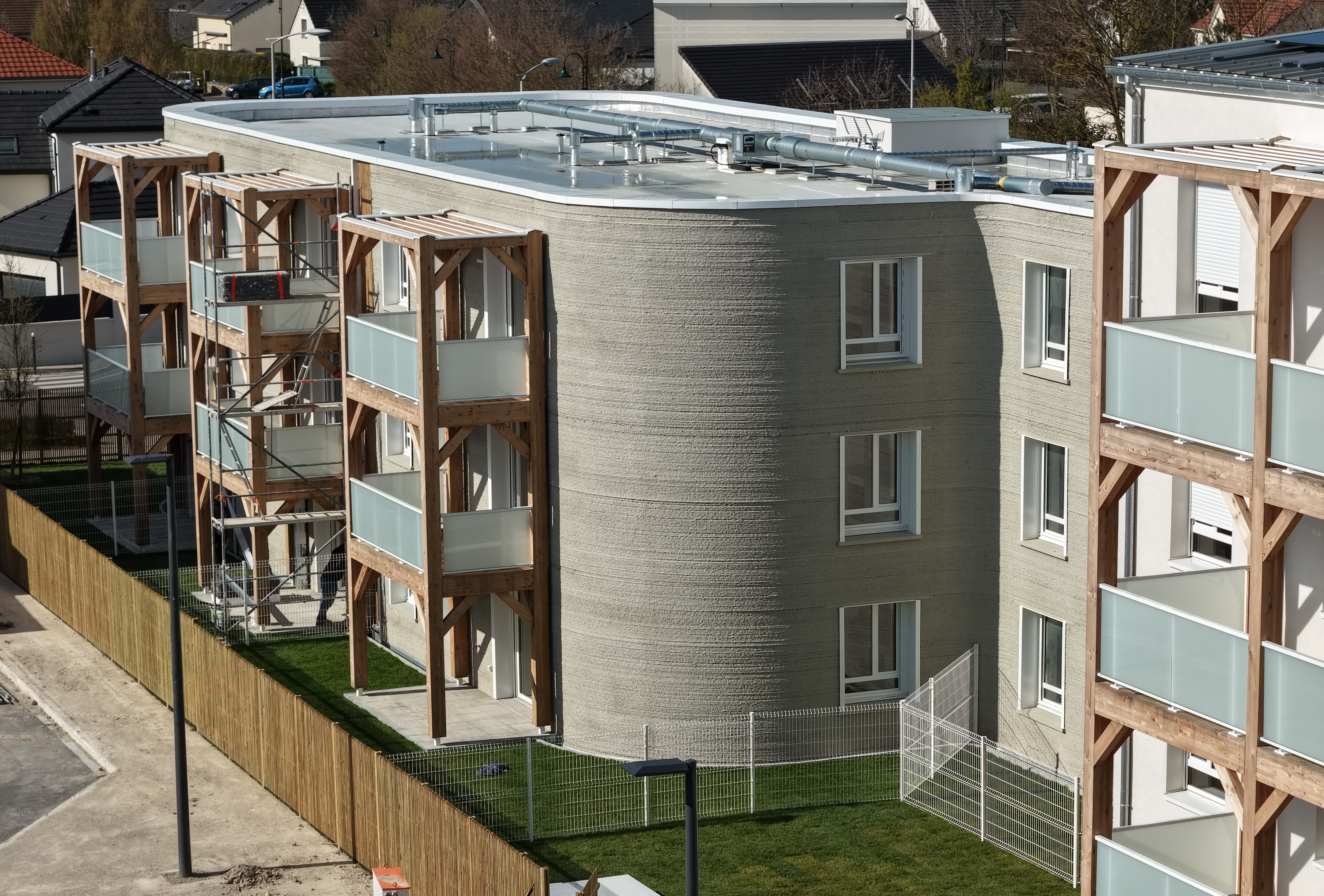 Mit einer Wohnfläche von insgesamt 800 m² auf drei Etagen ist die ViliaSprint² in Bezannes das größte Gebäude aus dem 3D-Drucker in Europa