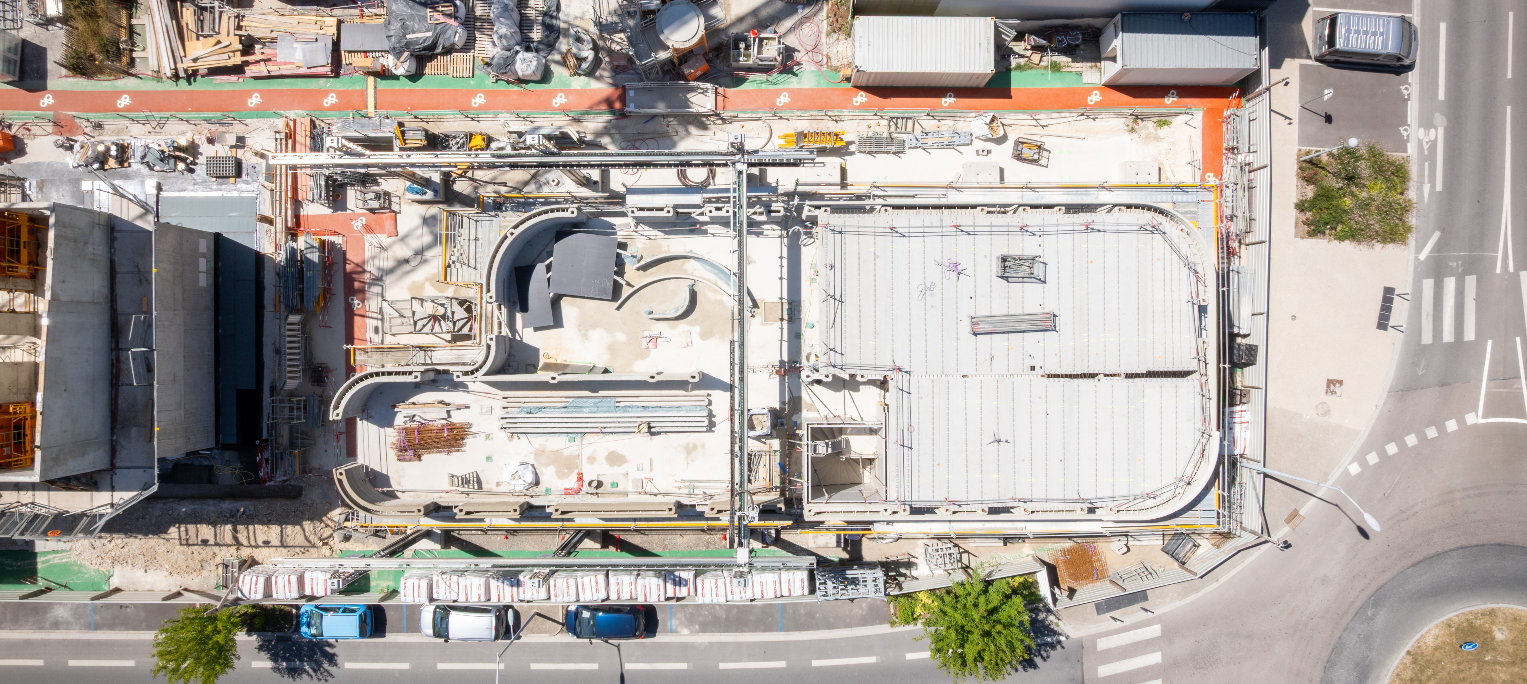 Der 3D-Druck erfolgte direkt auf der Baustelle mithilfe eines robotisierten Portalsystems „Cobod Bod2“ von Peri 3D Construction