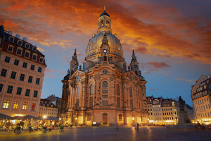  Die Frauenkirche in Dresden vereint als architektonisches Meisterwerk historische Baukunst mit moderner Ingenieursleistung  