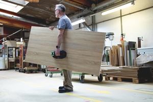  Der Saugheber wird auf glatten, saugdichten Oberflächen positioniert und erzeugt per Vakuum eine kraftschlüssige Verbindung  