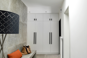  Das Flachdachfenster von Velux lässt nun mehr Licht in den zuvor dunklen Flur hinein &nbsp;&nbsp;  