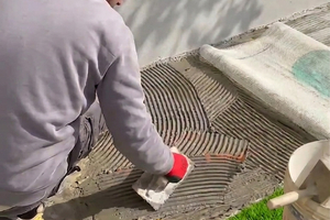  Am Boden wird im Gegensatz zum Sockel (10 mm) eine Schichtdicke von 15 mm benötigt&nbsp;  