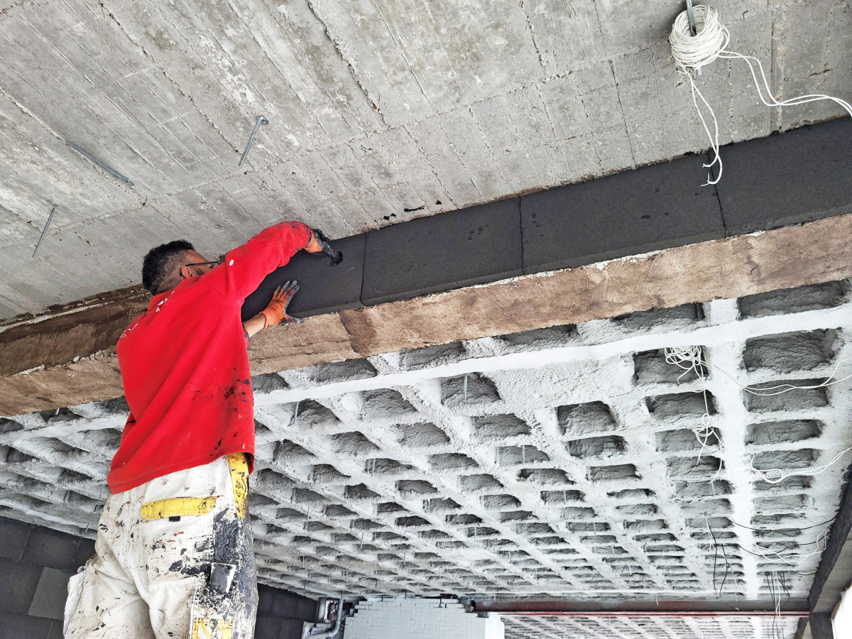 Die ?Foamglas?-Platten wurden direkt auf das Mauerwerk aufgebracht und anschließend mit Gipskarton oder Putz weiterverarbeitet