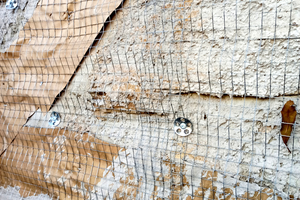  Ein vollflächig auf Holzfachwerk und Gefache aufgebrachtes, gewelltes Drahtgewebe diente als Putzträger 