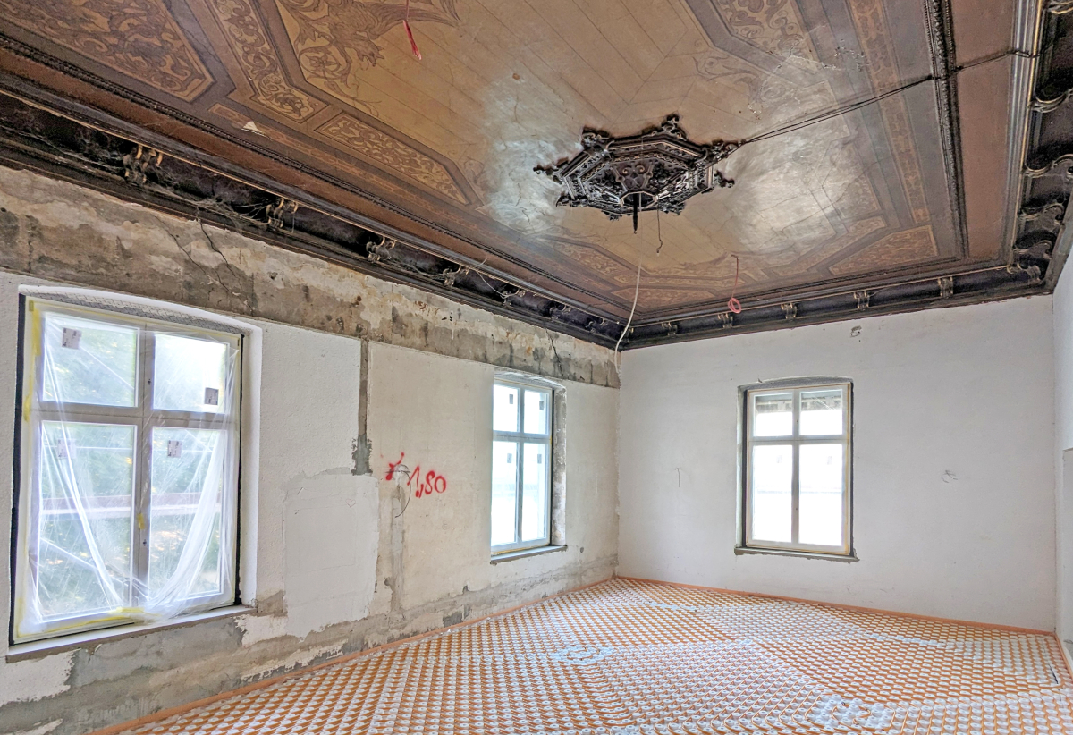 Die Fußbodenheizung ?Schlüter-Bekotec-Therm? brachte hier entscheidende Vorteile mit sich: Ihre niedrige Aufbauhöhe und ihr geringes Gewicht waren ausschlaggebend für den Einbau in den historischen Räumen