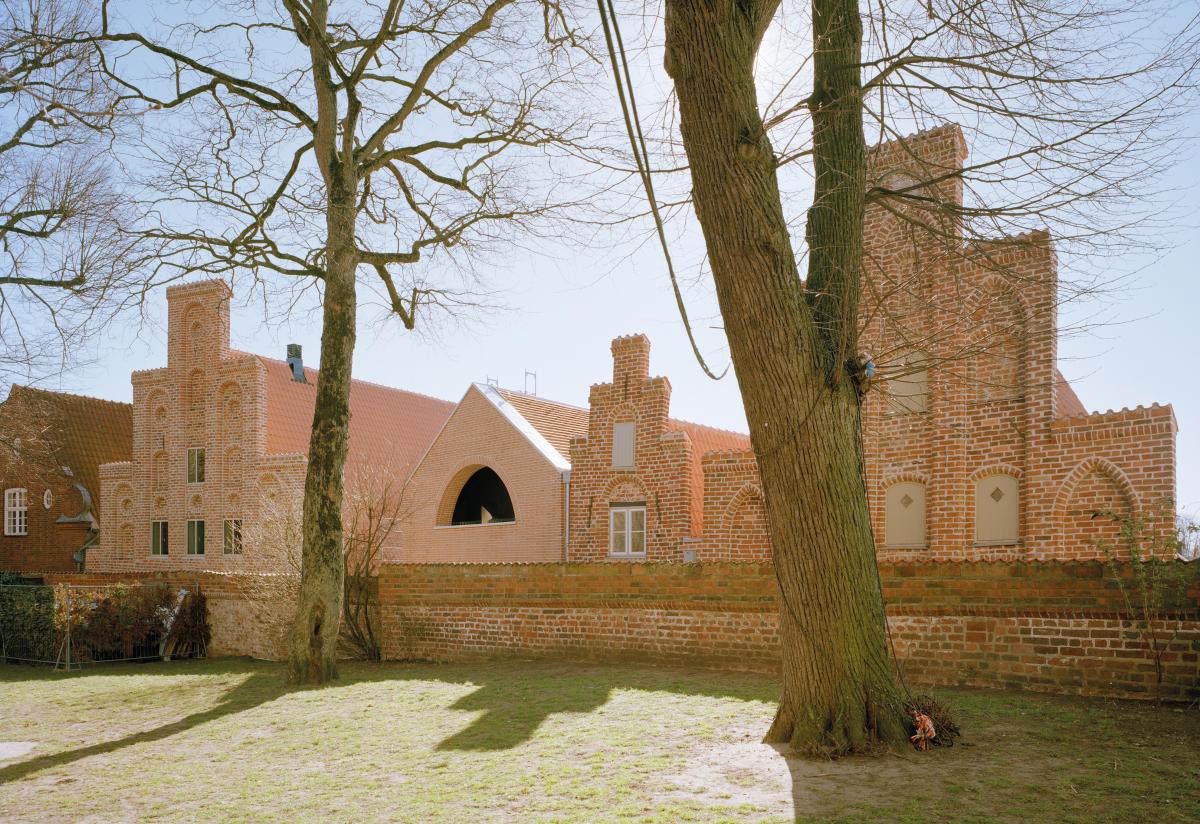 Sieger in der Kategorie Bauen im Bestand: Neuordnung und Weiterentwicklung des Theaterensembles Kolk 17 Figurentheater Lübeck geplant von Konermann Siegmund Architekten BDA