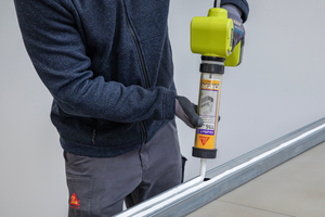  Der Bau- und Montageklebstoff „Sikaflex-116 High Grab“ ist für die Anwendung bei Trockenbauprofilen im Innenausbau zertifiziert 