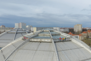  Die ehemalige Großmarkthalle –im Volksmund „Kohlrabizirkus” genannt – soll zukünftig das neue Zentrum für Kultur, Sport und Freizeit werden. Das Wahrzeichen der Stadt Leipzig steht unter Denkmalschutz 