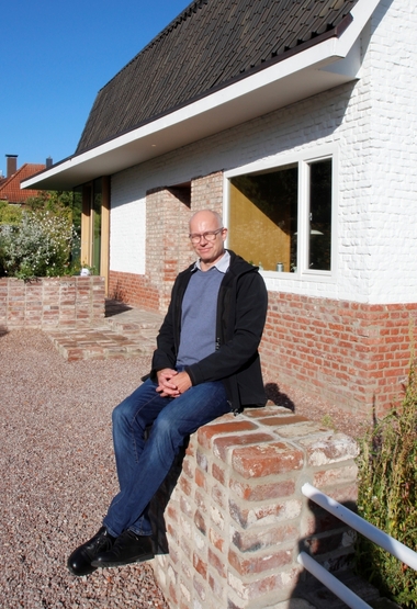 Thomas Wieckhorst, Chefredakteur der bauhandwerk, vor dem ehemaligen Offiziershaus in der Weißenburgstraße in Münster