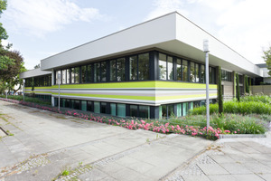  Zweiter Preis Öffentliche Gebäude: Bürgerhaus und Schule in Viernheim<br /> 