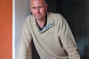  Thomas Wieckhorst, verantwortlicher Redakteur, im Erdgeschoss des rekonstruierten Hauses in WismarKontakt: 05241/801040, thomas.wieckhorst@bauverlag.de 