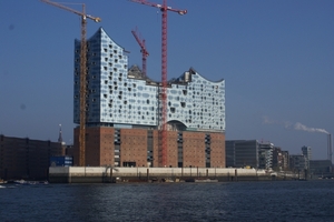  Prominentes Beispiel für eine Innendämmung mit Kalziumsilikatplatten: die Elbphilharmonie in HamburgFoto: Calsitherm 