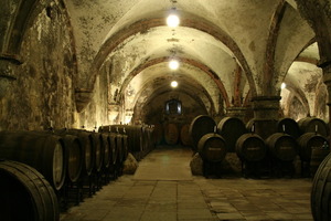  Im Film und Buch "Der Name der Rose" spielte das Weinlager im Untergeschoss des Konversenbaus eine wichtige Rolle  