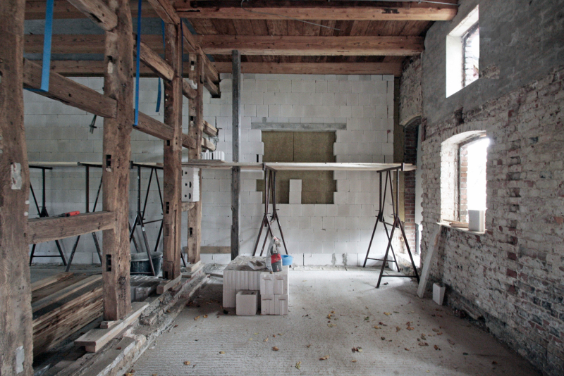 Vom Stall zum Zimmer Umbau des Wirtschaftsteils eines Bauernhauses in