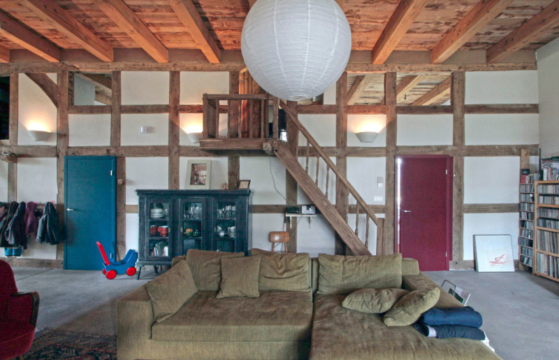 Vom Stall zum Zimmer Umbau des Wirtschaftsteils eines Bauernhauses in