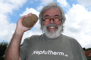  Professor Richard Meier macht aus den Neptunbällen unter dem Produktnamen NeptuTherm Dämmung aus Seegras 