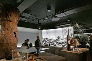  In Mattschwarz sind die Holzwolleakustikplatten an den Decken im Imperial War Museum vollkommen reflexionsfrei Fotos: Heradesing 