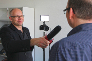  Thomas Wieckhorst, Chefredakteur der bauhandwerk, im Gespräch über die Zukunft der Dämmung in Deutschland (ab Seite 30) Foto: Thomas Schwarzmann Kontakt: 0524180/1040, thomas.wieckhorst@bauverlag.de 