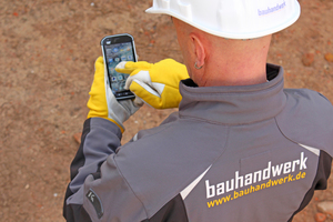  Leser und Redaktion der bauhandwerk haben das Cat S40 auf der Baustelle und im Alltag getestet Foto: Thomas Wieckhorst 