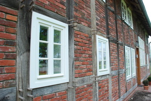  Die Fenster aus weiß lackiertem Eichenholz mit Isolierglasscheiben und umlaufender Dichtung wurden mit einer einheitlichen Rahmenstärke von 46 x 60 mm konstruiert
Foto: Marvin Klostermeier 