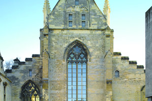  Von außen sieht man der Dominikanerkirche in Maastricht die neue Nutzung als Buchhandlung nicht an 