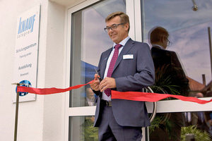  Peter Fischer, Leiter der Bodensparte bei Knauf, eröffnete feierlich das neue Ausstellungszentrum „Knauf Bodenwelten“ am Standort Satteldorf Foto: Knauf 