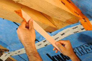  Klebebänder mit einem getrennten Abdeckpapier erleichtern die Arbeit und verhindern Leckagen 