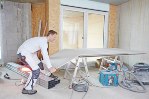  ... die Platten spielend einfach und sehr exakt an der gewünschten Stelle gebrochen werden Fotos: Saint-Gobain Rigips 