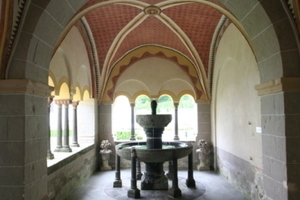  Brunnen im Kreuzgang der Abteikirche Sayn 