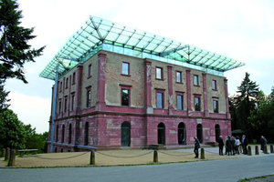  Rekonstruktion als Bauteilergänzung in zeitgemäßem Material und moderner Form: Das Jagdschloss Platte in Wiesbaden – heute beliebter und an den Wochenenden ständig ausgebuchter Veranstaltungsort 